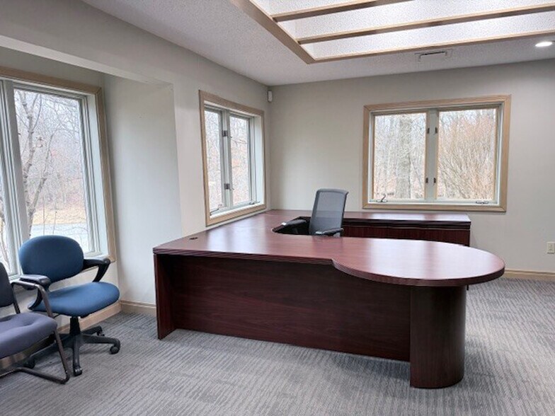 More Photos Of 13800 E Michigan Ave, Galesburg Office For Lease