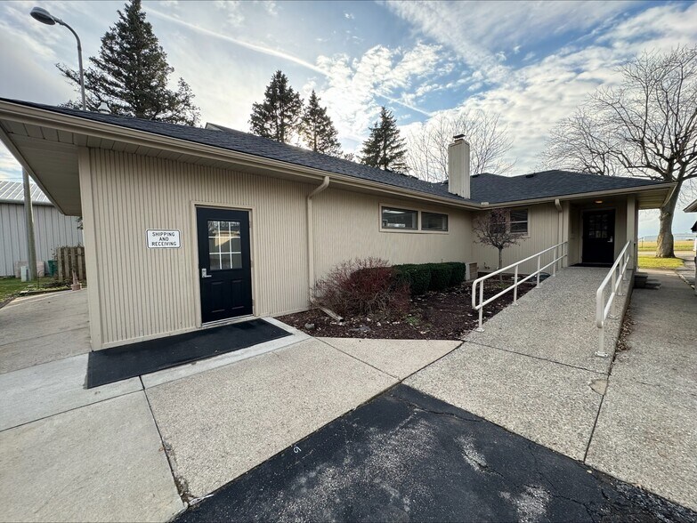 More Photos Of 2070 Airport Rd, Waterford Office For Sale