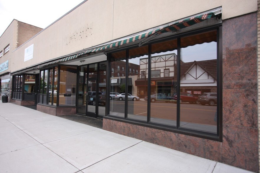 More Photos Of 51 N Brown St, Rhinelander Storefront For Lease