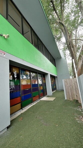 More Photos Of 800 Tully Rd, Houston Office For Lease