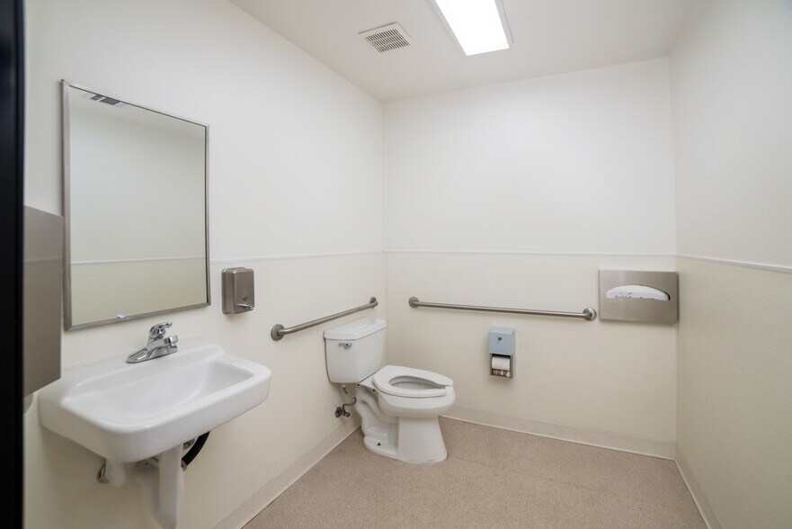 More Photos Of 1818 E Elma Ct, Ontario Medical For Sale