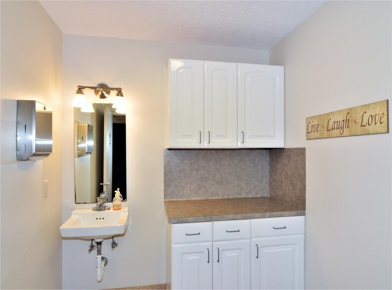 More Photos Of 12325 Scarsdale Blvd, Houston Medical For Sale