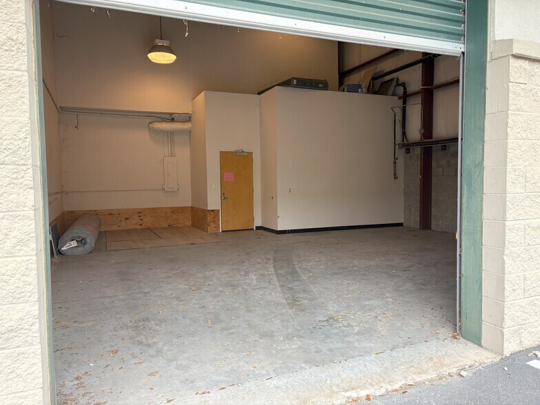 More Photos Of 8110 Cypress Plaza Dr, Jacksonville Unknown For Lease
