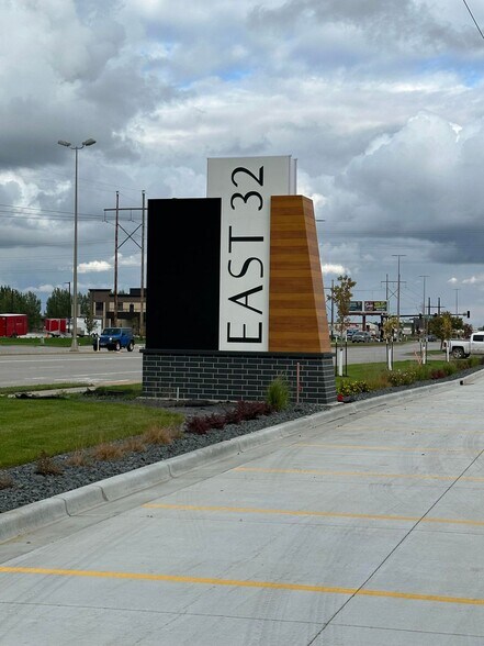 More Photos Of 4266 32nd Ave S, Fargo Storefront For Lease