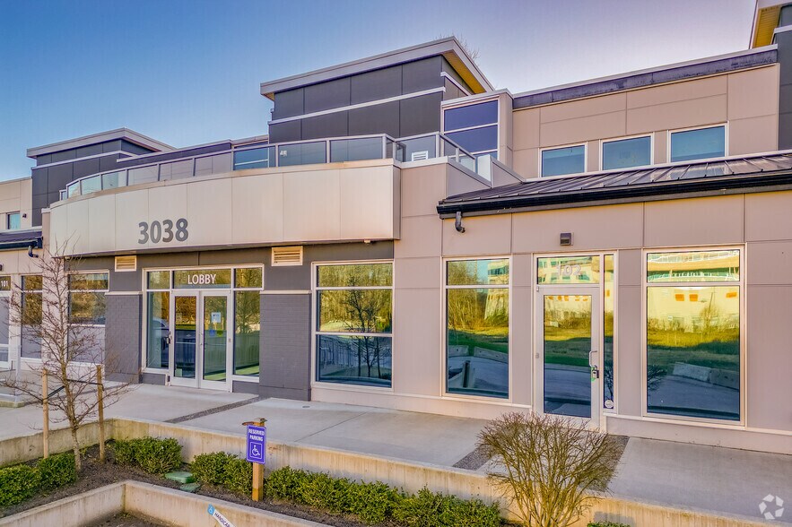 More Photos Of 3038 Croydon Dr, Surrey Storefront Retail Office For Sale