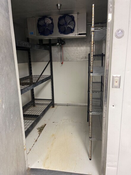 More Photos Of 901 Elm St, Tioga Freestanding For Sale