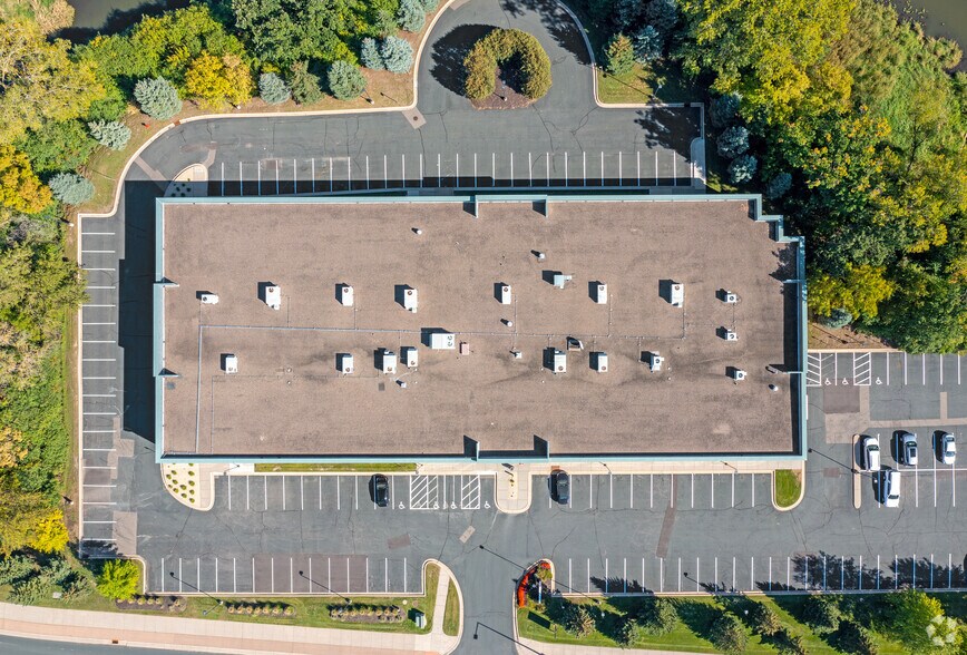 More Photos Of 6161 American Blvd, Bloomington Office For Lease