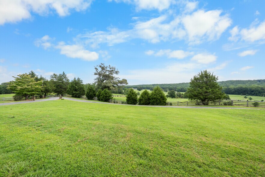 More Photos Of 8509 S Lowell Rd, Bahama Land For Sale