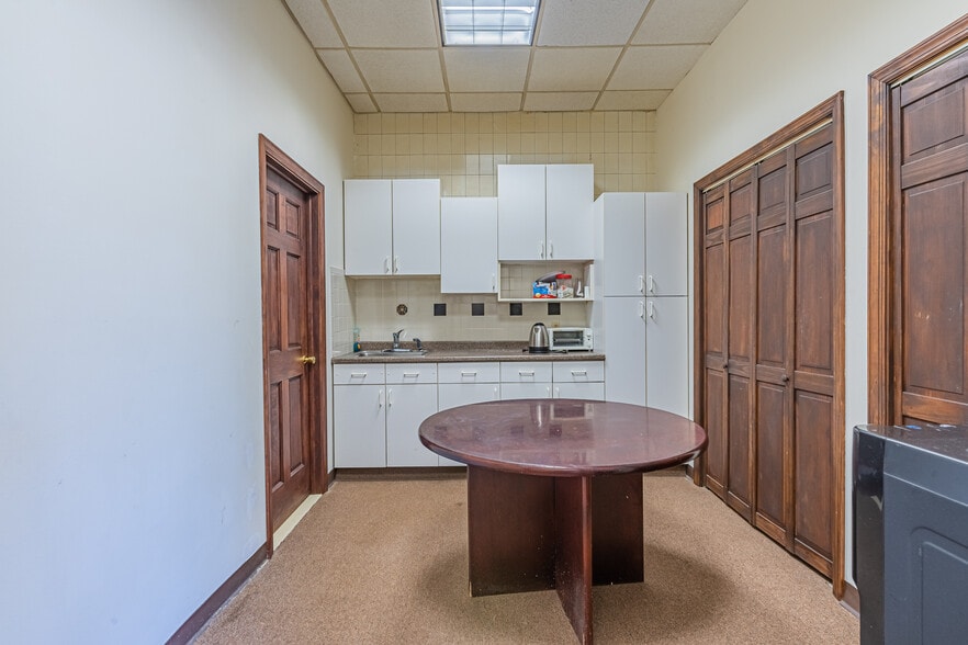 More Photos Of 1003-1031 McBride Ave, Woodland Park Medical For Sale