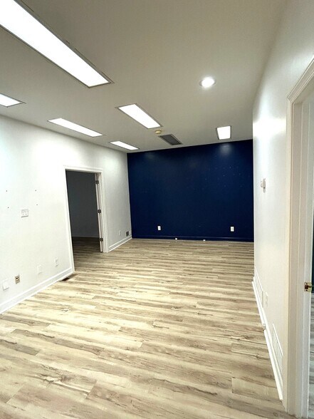 More Photos Of 50 Lenox Pointe NE, Atlanta Medical For Lease