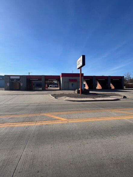 More Photos Of 1226 S Holly Ave, Yukon Carwash For Sale