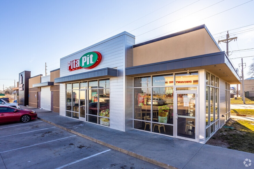 More Photos Of 4212 Merle Hay Rd, Des Moines General Retail For Sale