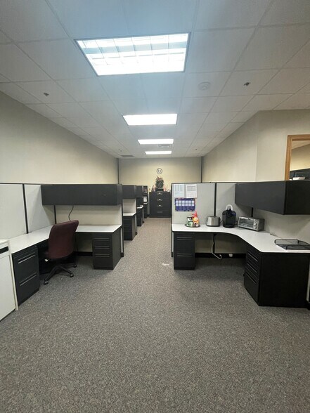 More Photos Of 18600 Lyndon B Johnson Fwy, Mesquite Storefront Retail Office For Sale