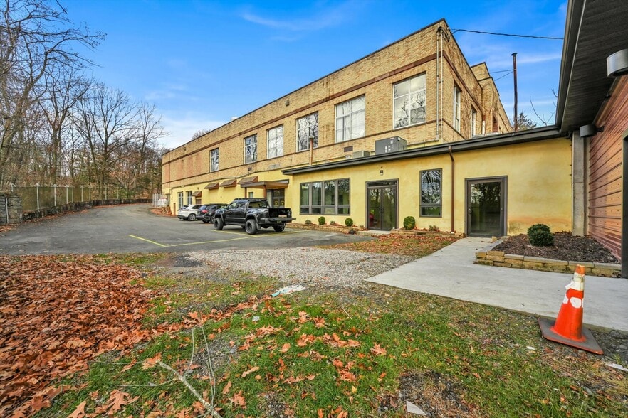 More Photos Of 15 Alliance St, New Philadelphia Rehabilitation Center For Sale