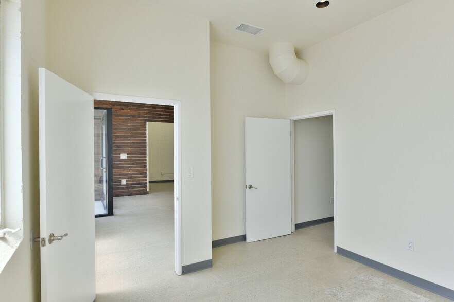 More Photos Of 115 Sheldon St, El Segundo Warehouse For Lease