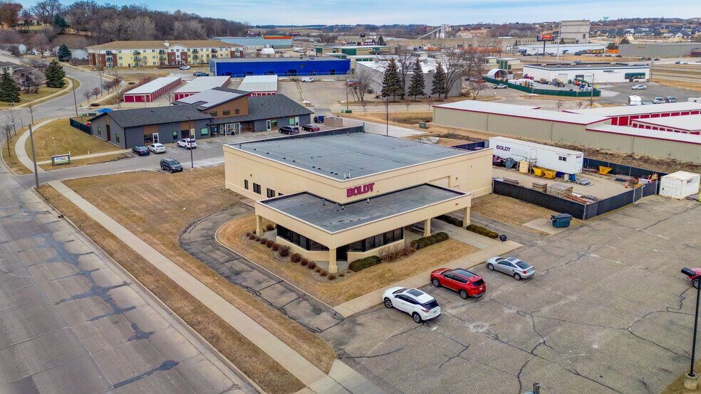 Primary Photo Of 3621 9th St NW, Rochester Warehouse For Lease