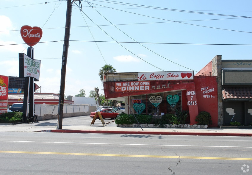 More Photos Of 16918 Saticoy St, Van Nuys Restaurant For Sale