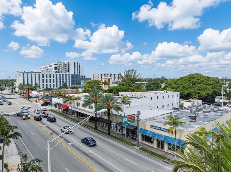 More Photos Of 13-17 N Federal Hwy, Dania Storefront For Sale