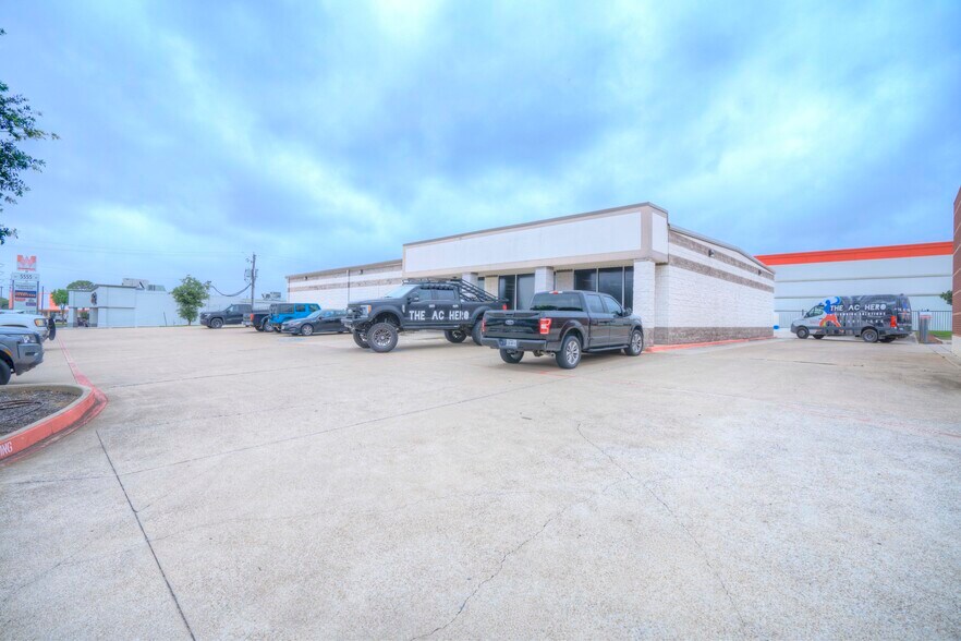 More Photos Of 5615 Rufe Snow Dr, North Richland Hills Freestanding For Sale