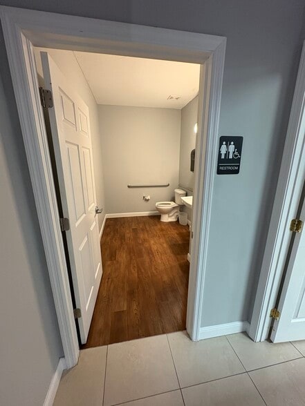 More Photos Of 9066 Cypress Green Dr, Jacksonville Medical For Sale