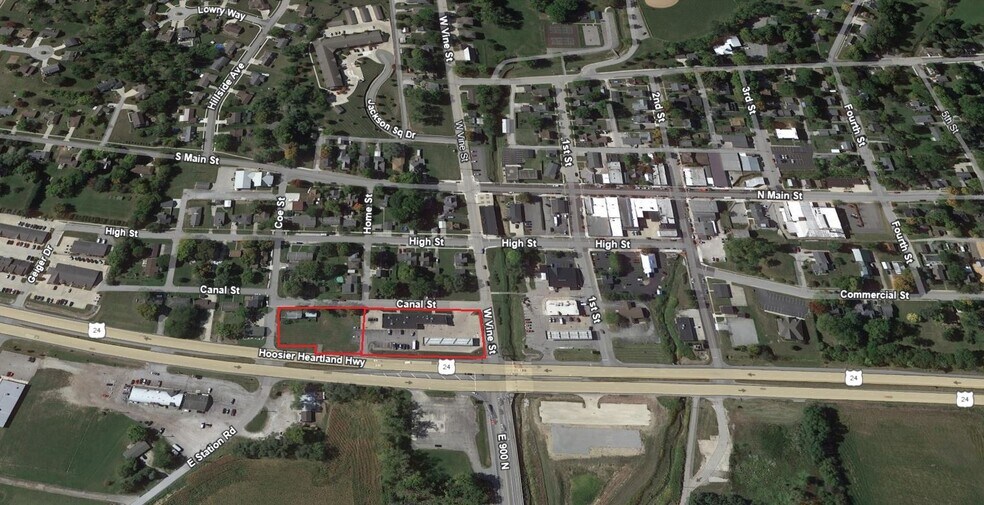 More Photos Of 8972 N US Highway 24 E, Roanoke Storefront For Lease