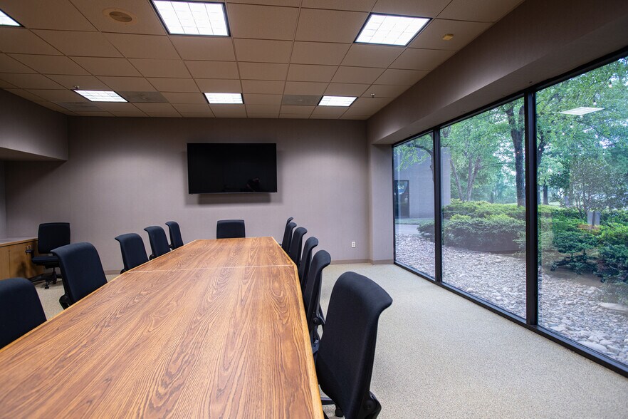 More Photos Of 2402 Wildwood Ave, North Little Rock Medical For Lease