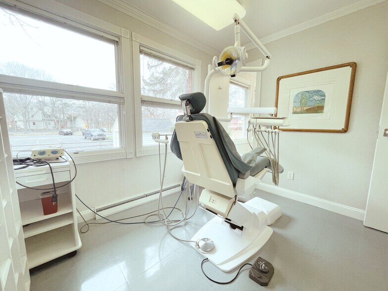 More Photos Of 10 Berkeley St, Norwalk Medical For Lease