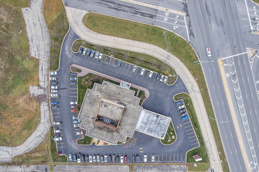 More Photos Of 555 E Butterfield Rd, Lombard Office For Lease