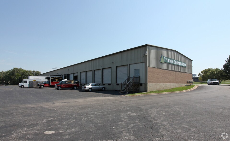 More Photos Of 6230-6244 Merriam Dr, Merriam Warehouse For Lease