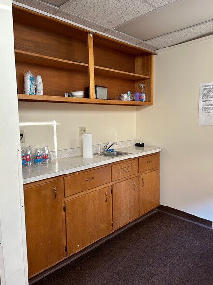 More Photos Of 4 Market St, Lockport Medical For Lease