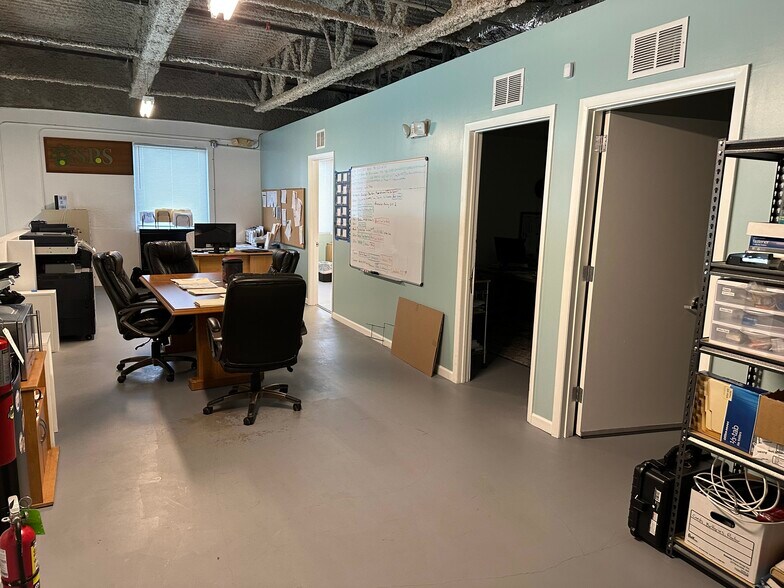 More Photos Of 1805 S Powerline Rd, Deerfield Beach Warehouse For Lease