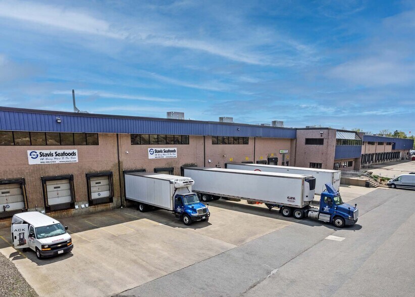 More Photos Of 1 Technology Dr, Peabody Warehouse For Lease