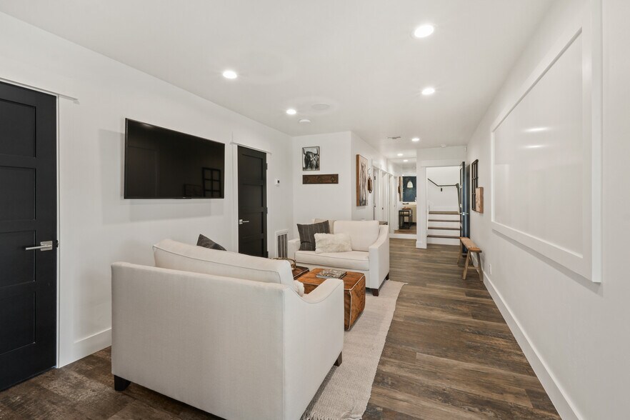 More Photos Of 602 Steve Hawkins Pky, Marble Falls Storefront Retail Office For Sale