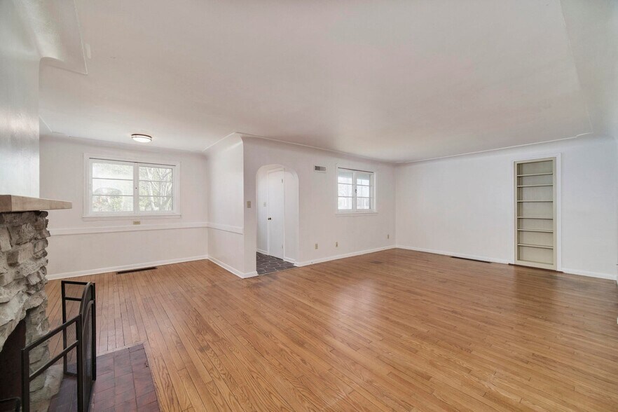 More Photos Of 4990 Main St, Onekama Freestanding For Sale