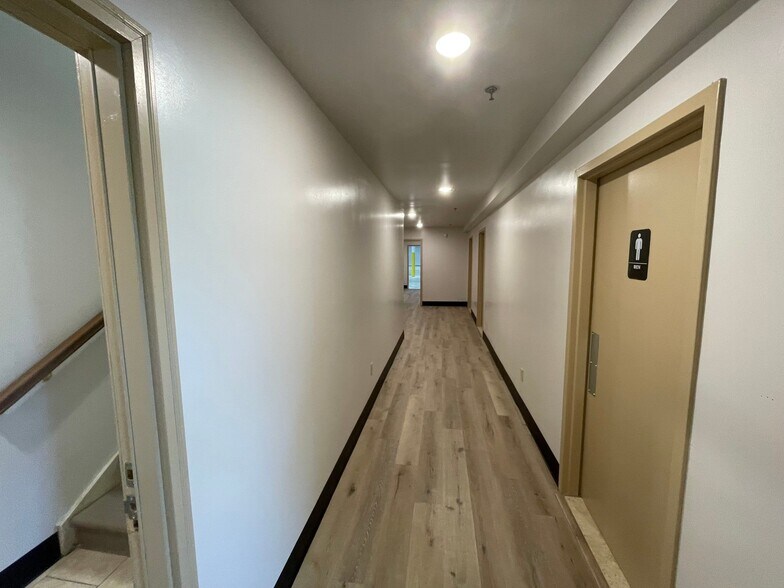 More Photos Of 513-539 E Hiawatha Blvd, Syracuse Warehouse For Sale