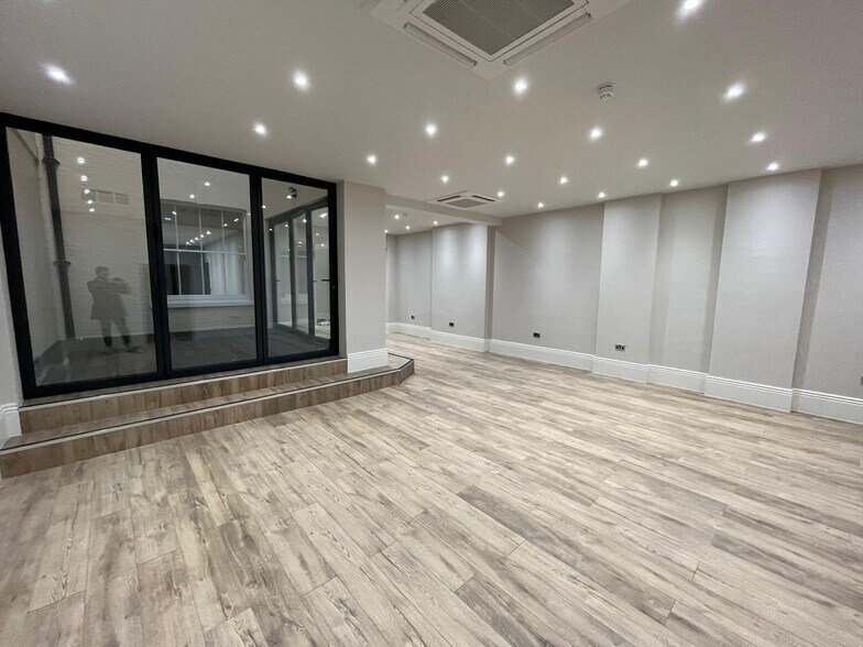 More Photos Of 13 Grosvenor Gdns, London Office For Sale