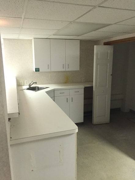 More Photos Of 49 Pearl St, Brockton Medical For Lease