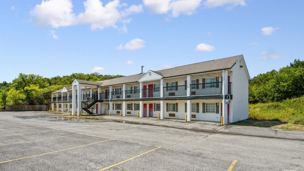 More Photos Of 419 S George Nigh Expy, Mcalester Hotel For Sale