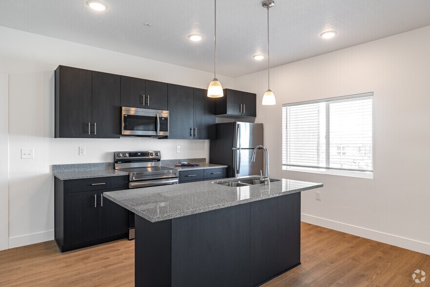 More Photos Of 1241 N Lexington Greens Dr, Tooele Apartments For Sale