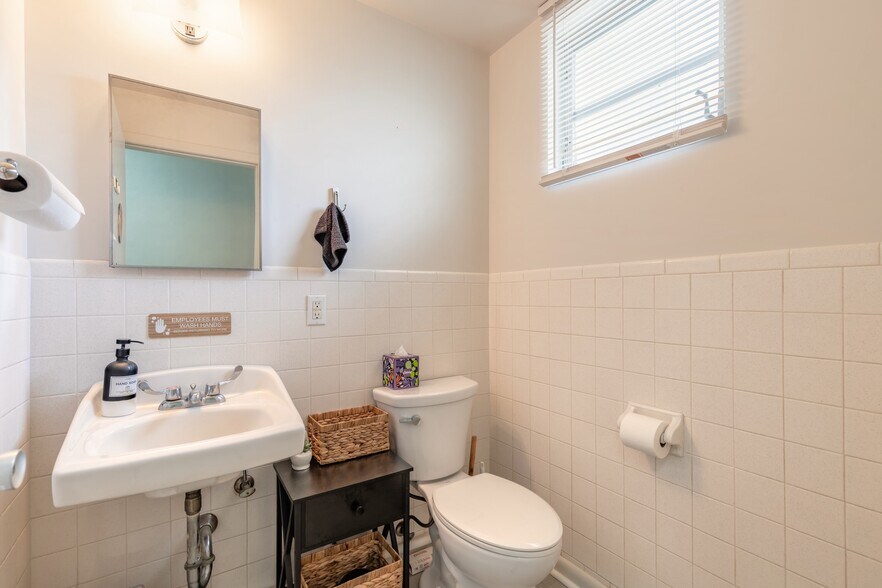 More Photos Of 418 Canal St, New Smyrna Beach Loft Creative Space For Sale