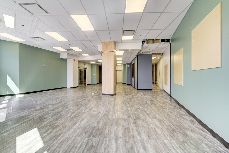 More Photos Of 5773-5781 Boul Gouin O, Montréal Medical For Lease