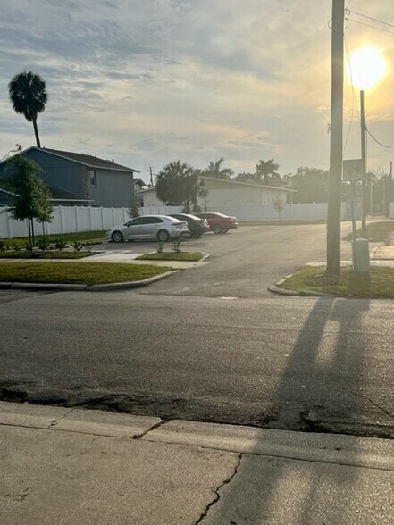 More Photos Of 1902 W Kennedy Blvd, Tampa Office For Lease