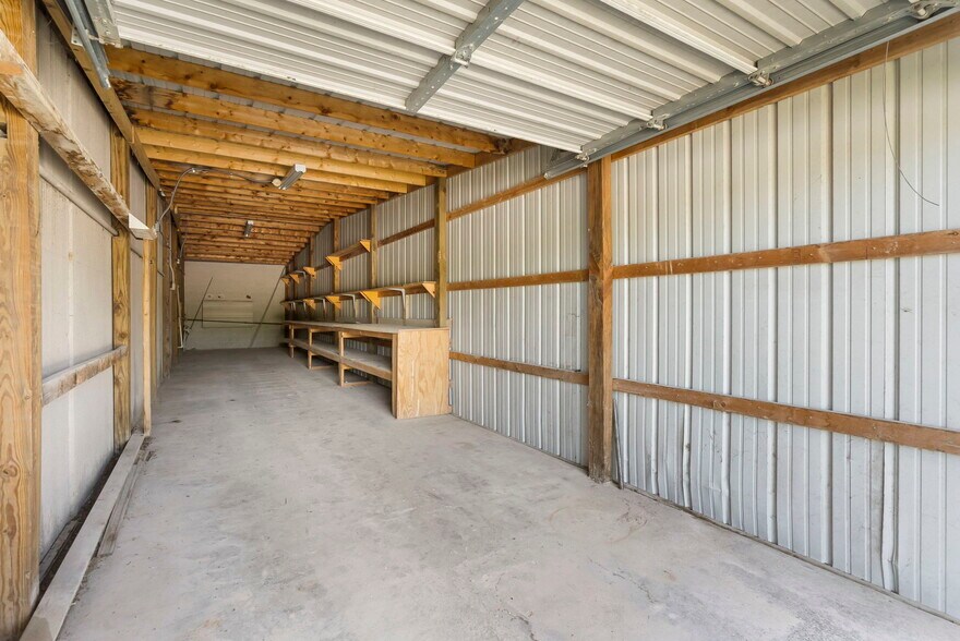 More Photos Of 825 MO-59, Carthage Industrial For Lease