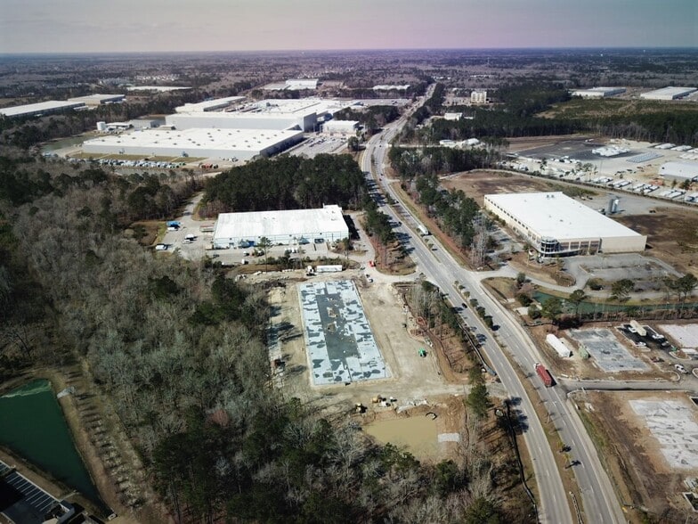 More Photos Of 8439 Palmetto Commerce Pky, Ladson Flex For Lease