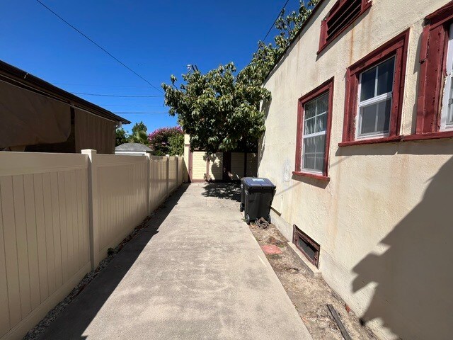 More Photos Of 417 Wing St, Glendale Multifamily For Sale
