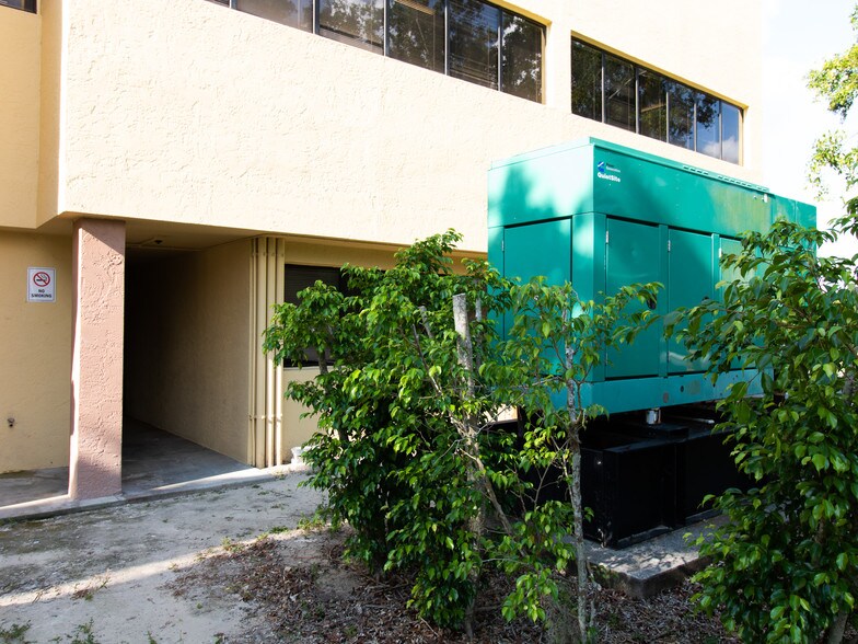 More Photos Of 3745 Broadway, Fort Myers Medical For Sale