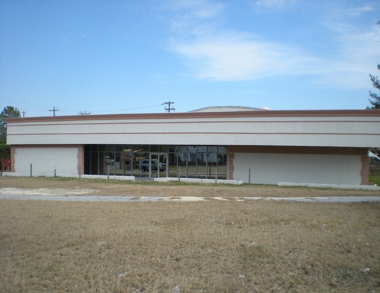 More Photos Of 6182 N Main St, Columbia Warehouse For Sale
