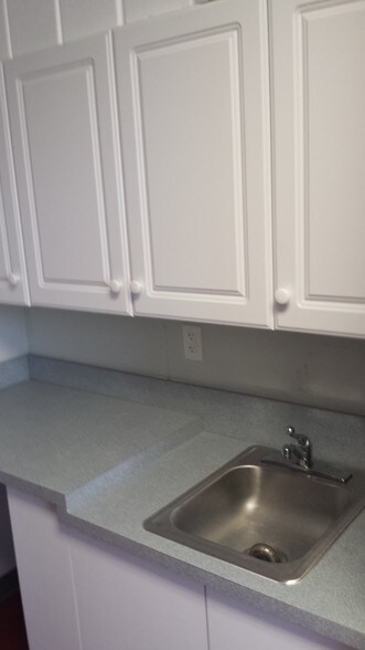 More Photos Of 1634 White Cir, Marietta Light Distribution For Sale