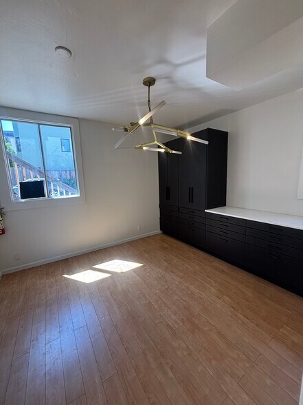 More Photos Of 3008 Lakeshore Ave, Oakland Apartments For Lease