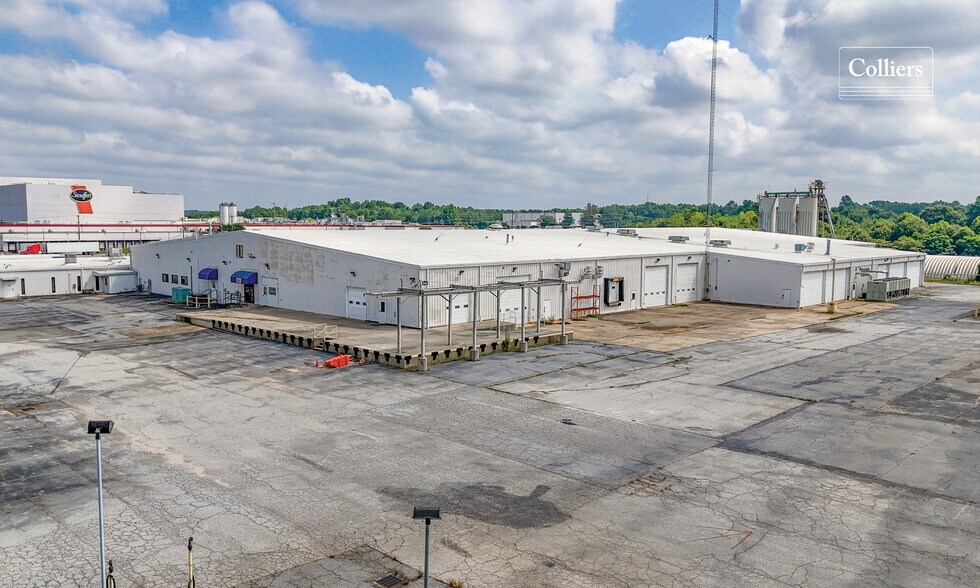 More Photos Of 811 Hamrick St, Gaffney Warehouse For Sale